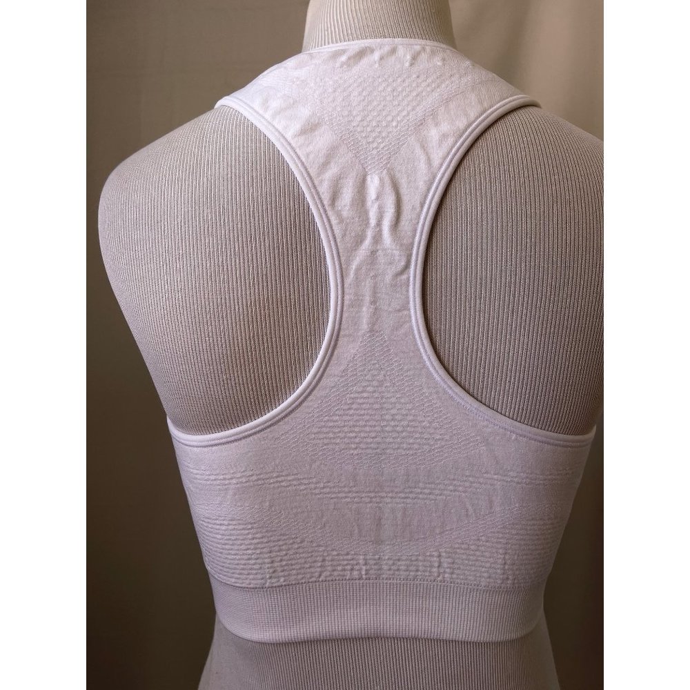 Hanes Sports White Textured Breathable Thick Supportive Sports Bra - Picture 7 of 10